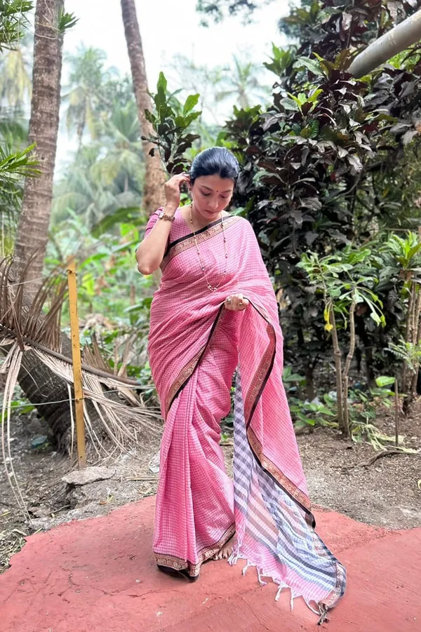 Deepali_Dual_Tone_Pink_Narayanapet_Pure_Handloom_Cotton_Saree_With_Running_Blouse_Piece_Same_As_A_Saree_Color_For_Women