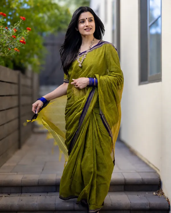 Harshika_Mehandi_Premium_Narayanpet_Pure_Mercerized_Cotton_Handloom_Saree_With_Running_Blouse_For_Women_