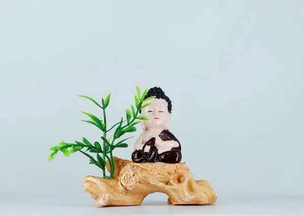 Marron_Porcelain_Buddha_Statue_For_Home_Decor