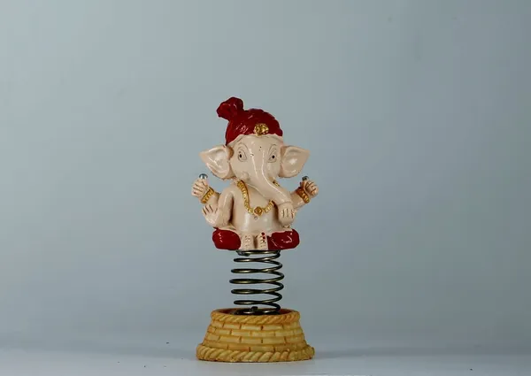 Maroon_Porcelain_Ganesha_Idol_For_Home_Decor