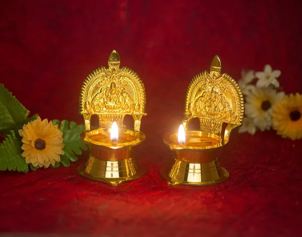 Festilo_Gold_Metal_Diya_And_Oil_Lamp