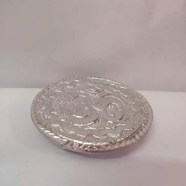 Silver_Metal_Diya_Stand_For_Home_Decor