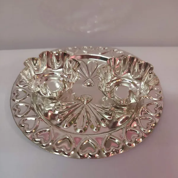 Silver_Metal_Haldi_Kumkum_Holder_For_Home_Decor