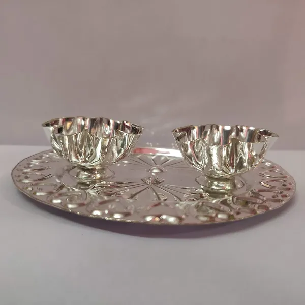 Silver_Metal_Haldi_Kumkum_Holder_For_Home_Decor