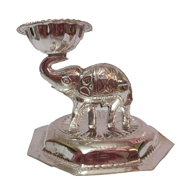 Brown_Metal_Diya_And_Oil_Lamp_For_Home_Decor