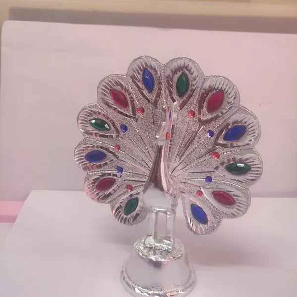 Silver_Metal_Peacock_Figurine_For_Home_Decor