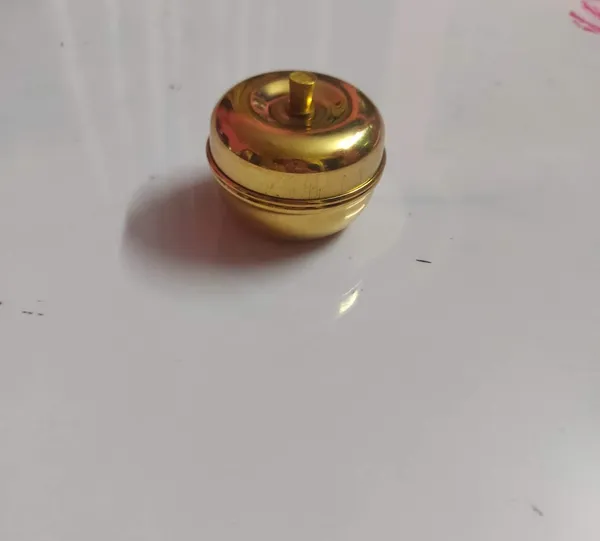 Golden_Brass_Kumkum_Box_For_Home_Decor