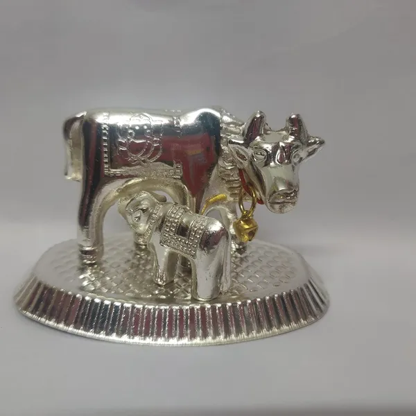 Silver_Metal_Cow_And_Calf_Idol_For_Home_Decor