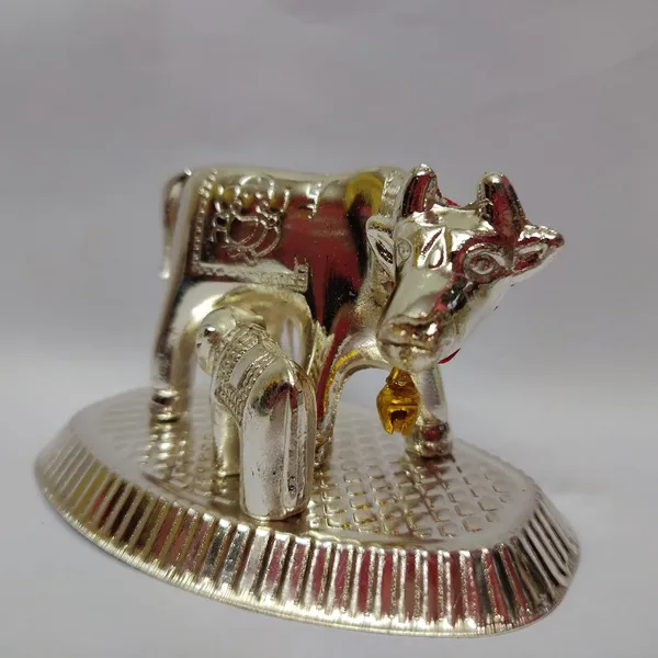 Silver_Metal_Cow_And_Calf_Idol_For_Home_Decor