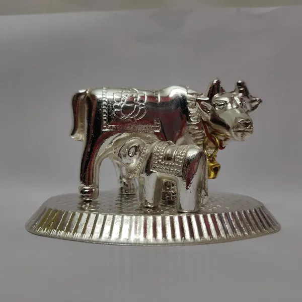 Silver_Metal_Cow_And_Calf_Idol_For_Home_Decor