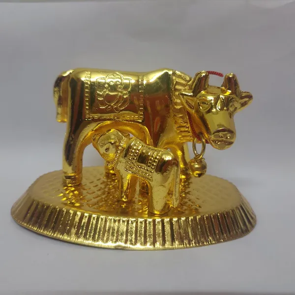 Golden_Metal_Cow_And_Calf_Idol_For_Home_Decor