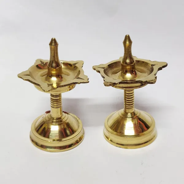 Gold_Brass_Nilavilakku_For_Home_Decor