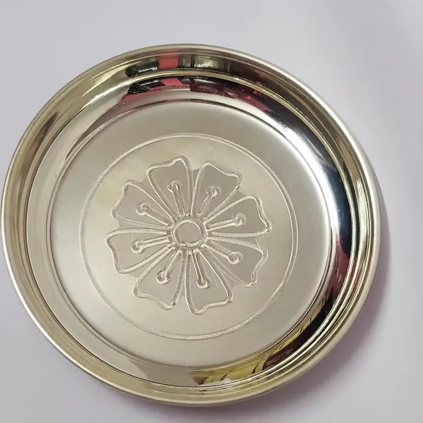 Silver_Metal_Pooja_Plate_For_Home_Decor