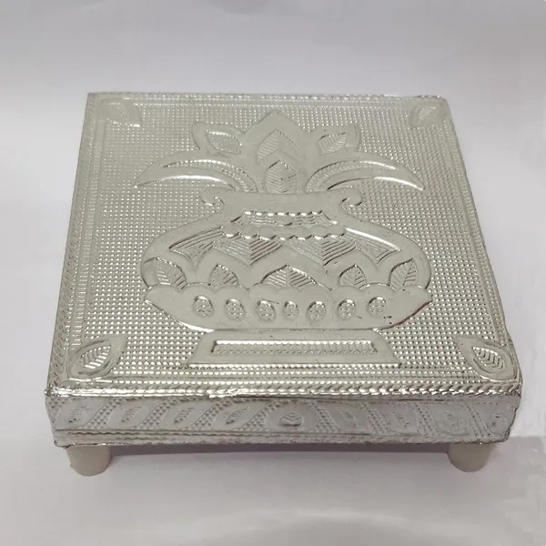 Silver_Wood_Pooja_Chowki_For_Home_Decor