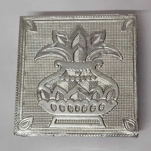 Silver_Wood_Pooja_Chowki_For_Home_Decor