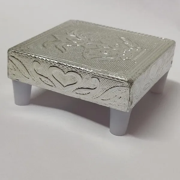 Silver_Wood_Pooja_Chowki_And_Stool_For_Home_Decor