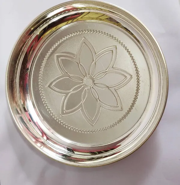 Silver_Metal_Plate_For_Home_Decor