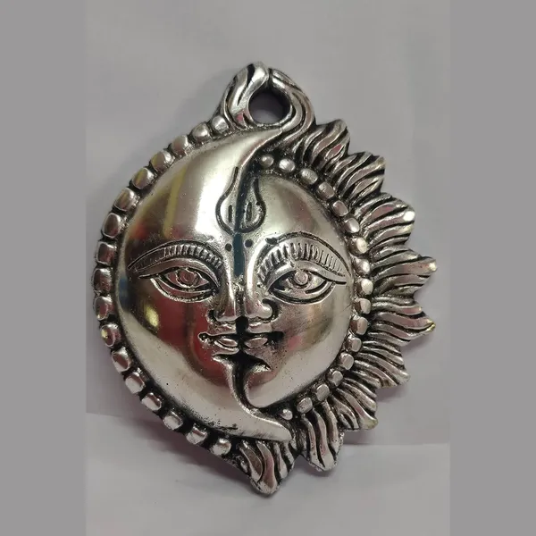 Festilo_Silver_Aluminium_Wall_Hanging