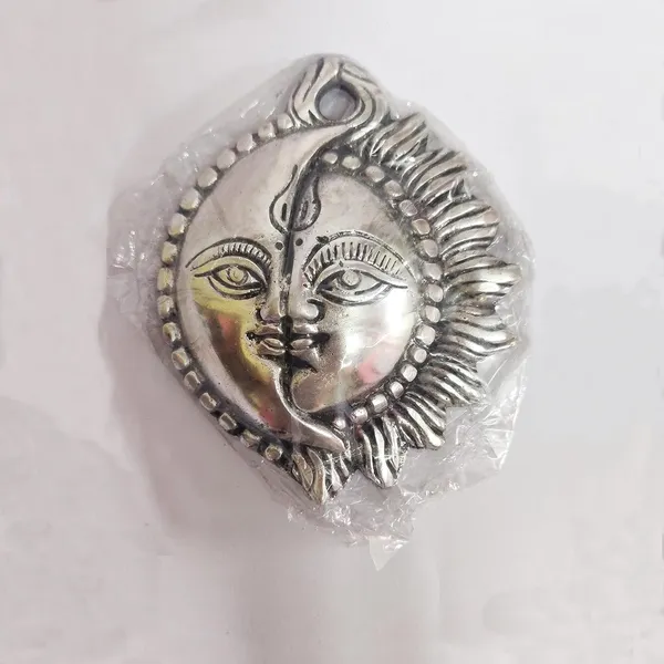 Festilo_Silver_Aluminium_Wall_Hanging