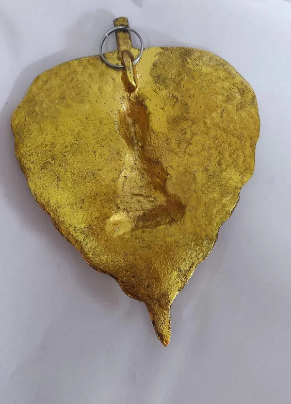 Golden_Aluminium_Wall_Hanging_For_Home_Decor