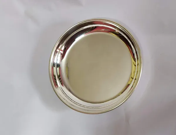 Silver_Metal_Pooja_Plate_For_Home_Decor