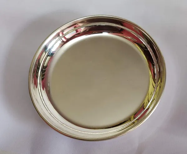 Silver_Metal_Pooja_Plate_For_Home_Decor