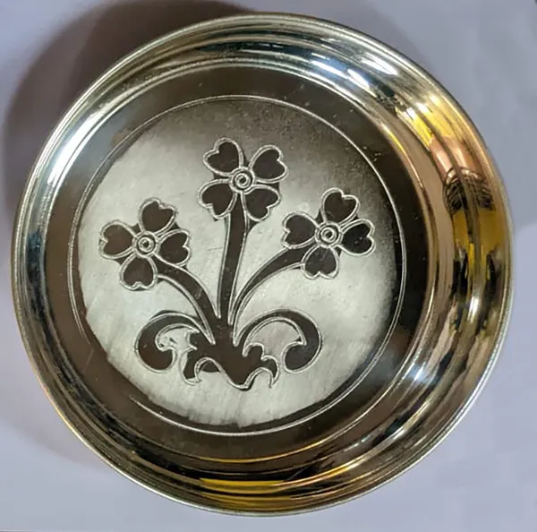 Silver_Metal_Plate_For_Home_Decor
