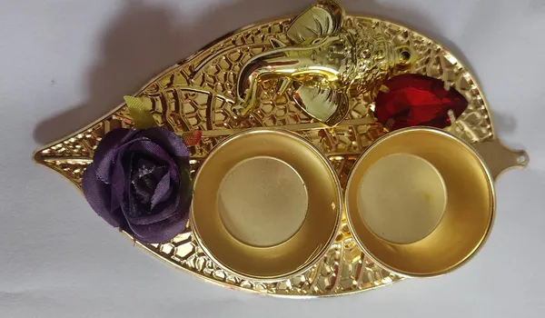 Festilo_Gold_Metal_Haldi_Kumkum_Holder