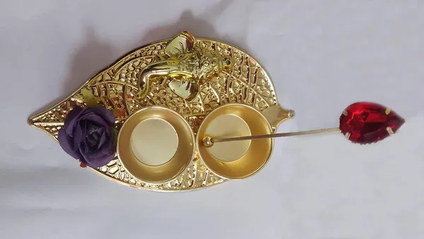 Festilo_Gold_Metal_Haldi_Kumkum_Holder