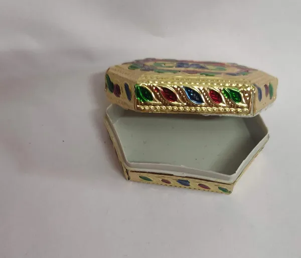 Festilo_Golden_Plastic_Meenakari_Kumkum_Box