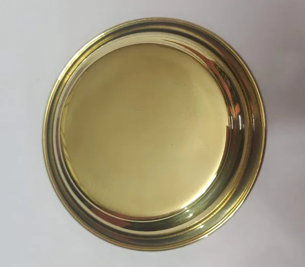Festilo_Gold_Brass_Pooja_Thali_And_Plate_Pack_Of_1