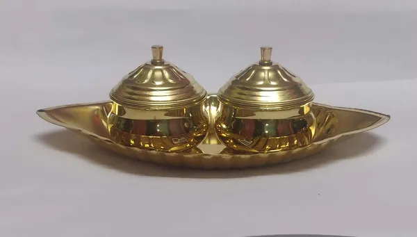 Brown_Brass_Kumkum_And_Sindoor_Box_For_Home_Decor