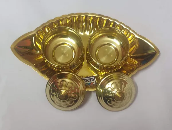 Brown_Brass_Kumkum_And_Sindoor_Box_For_Home_Decor