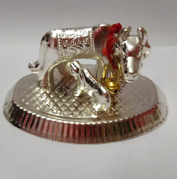 Silver_Metal_Cow_And_Calf_Idol_For_Home_Decor