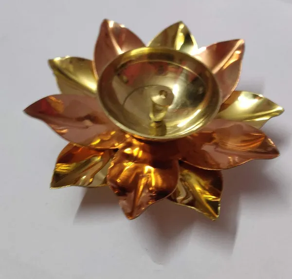 Gold_Brass_Lotus_Diya_For_Home_Decor
