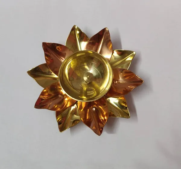 Gold_Brass_Lotus_Diya_For_Home_Decor