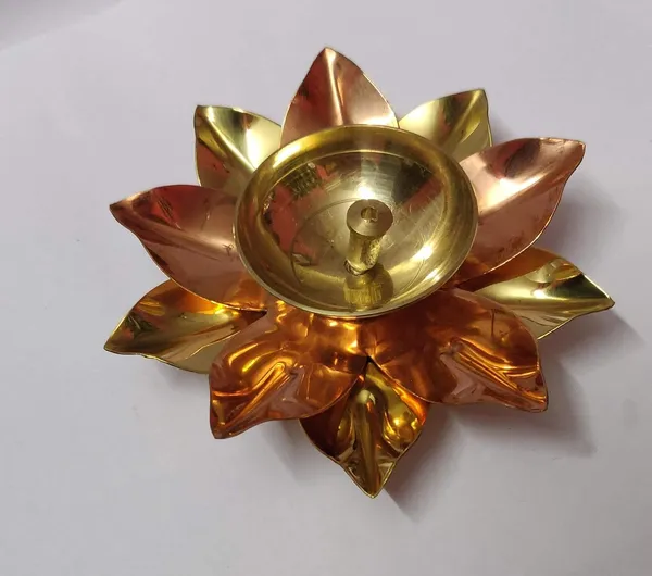 Gold_Brass_Lotus_Diya_For_Home_Decor