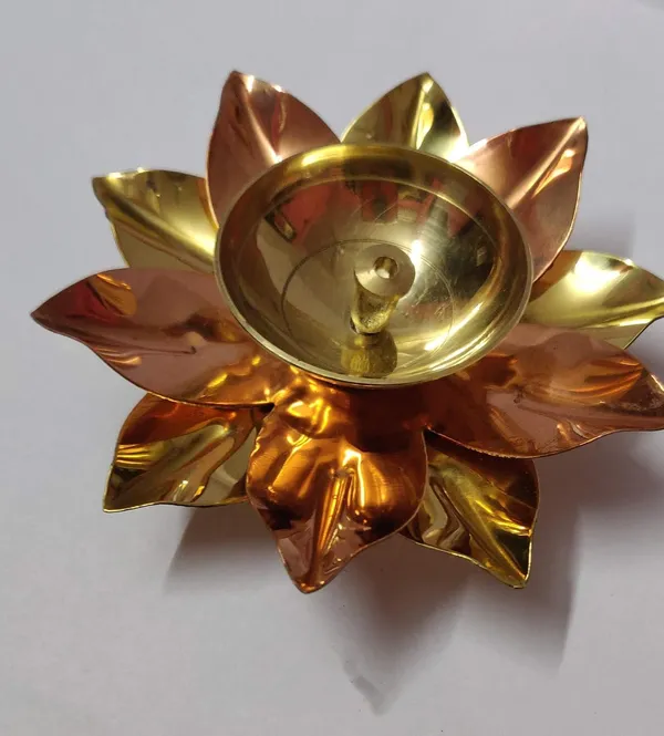 Gold_Brass_Lotus_Diya_For_Home_Decor