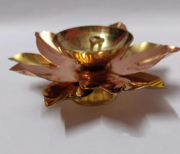 Gold_Brass_Lotus_Diya_For_Home_Decor