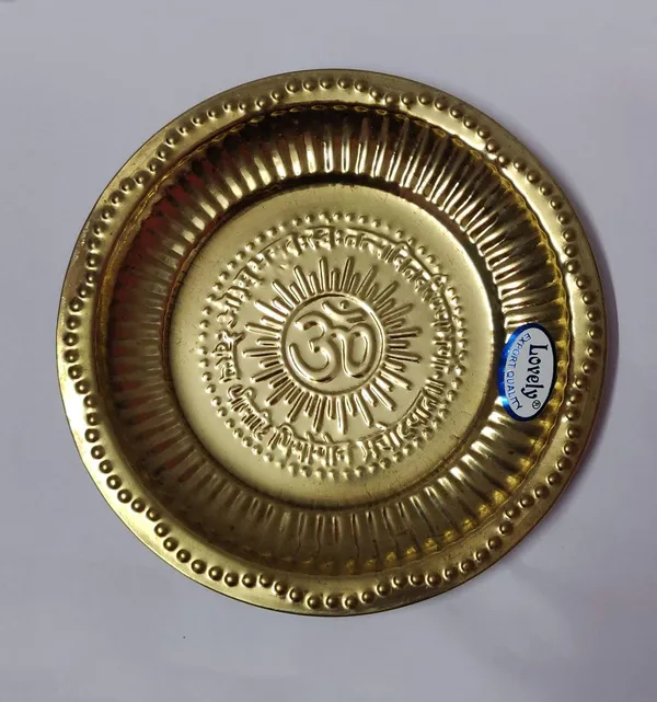 Gold_Brass_Pooja_Thali_And_Plate_For_Home_Decor