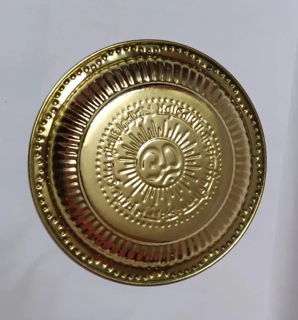 Gold_Brass_Pooja_Thali_And_Plate_For_Home_Decor