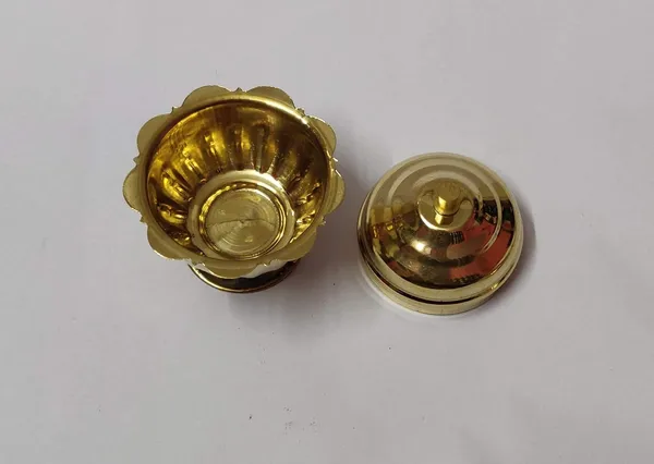 Brown_Brass_Kumkum_And_Sindoor_Box_For_Home_Decor