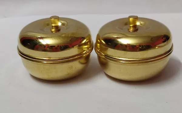 Golden_Brass_Kumkum_Box_For_Home_Decor