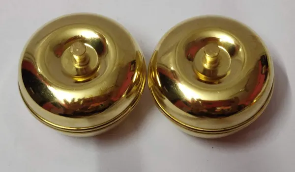 Golden_Brass_Kumkum_Box_For_Home_Decor