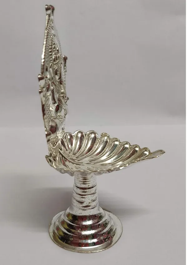 Silver_Metal_Diya_For_Home_Decor