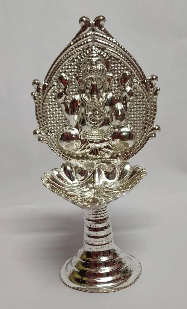 Silver_Metal_Diya_For_Home_Decor