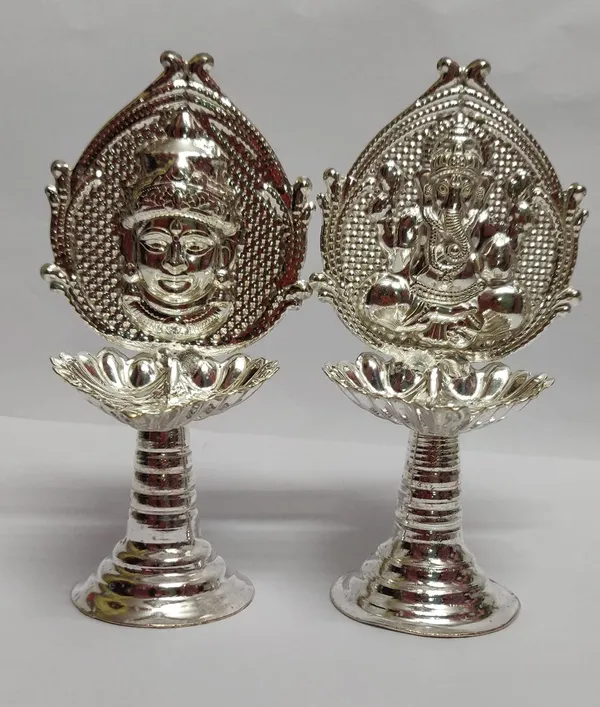 Brown_Metal_Diya_For_Home_Decor
