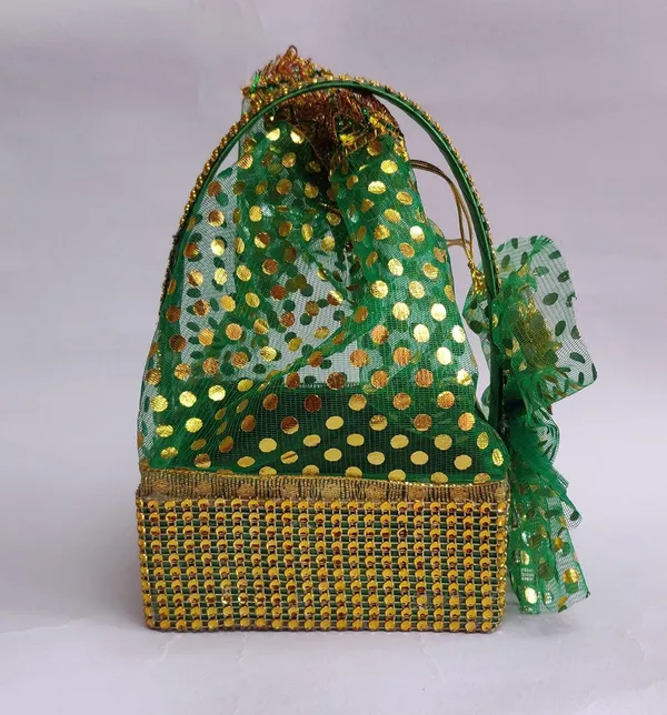 Green_Wood_Gift_Hamper_For_Home_Decor