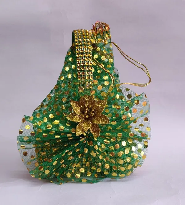 Green_Wood_Gift_Hamper_For_Home_Decor