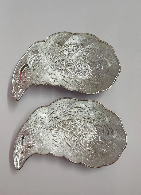 Silver_Plastic_Serving_Tray_For_Home_Decor